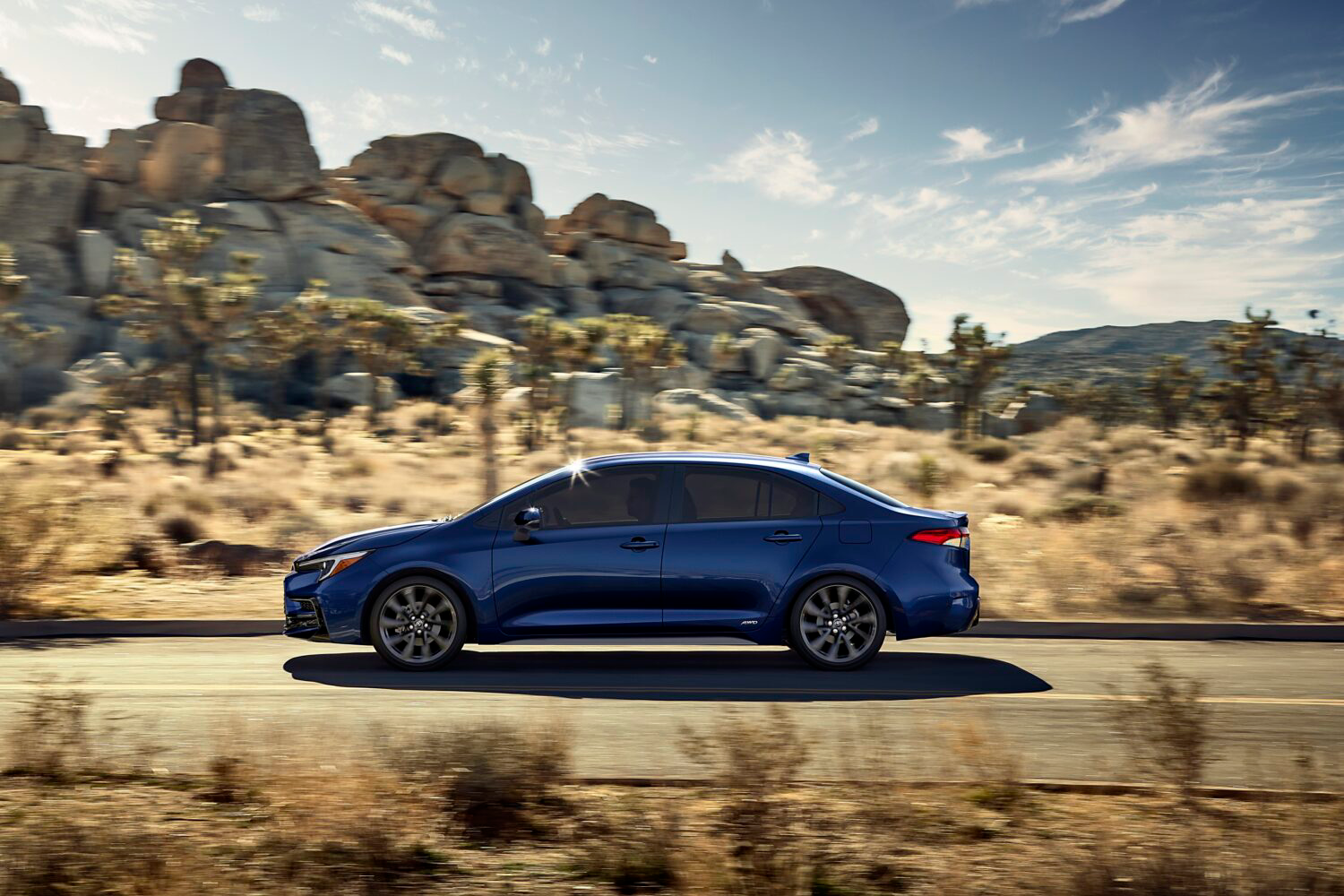 Toyota Corolla Hybrid 2025: El sedán más confiable, eficiente y vendido del mundo