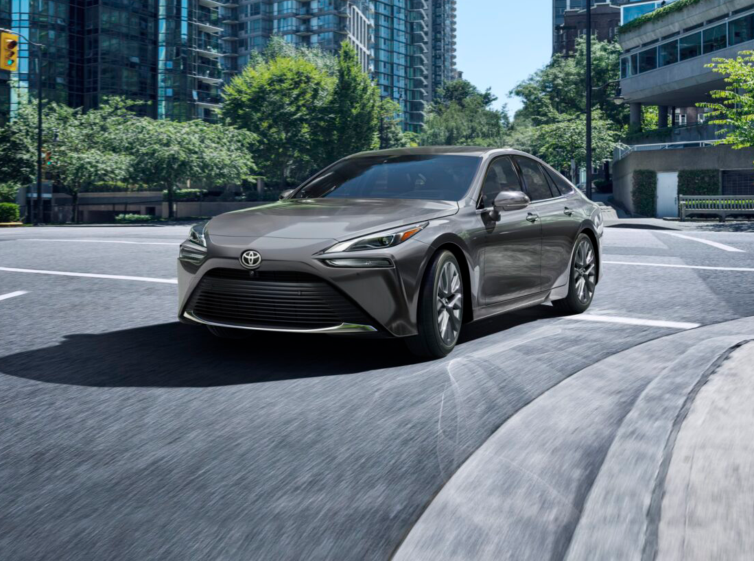 Toyota Mirai 2025: El lujo sostenible con hidrógeno que marca el futuro sin enchufesa