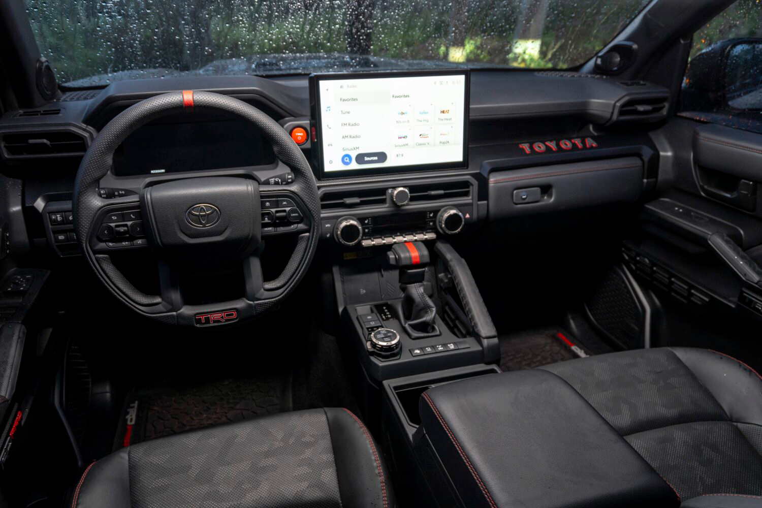 Interior habitáculo Toyota 4Runner y Trailhunter 2025 | LATINCARROS.COM