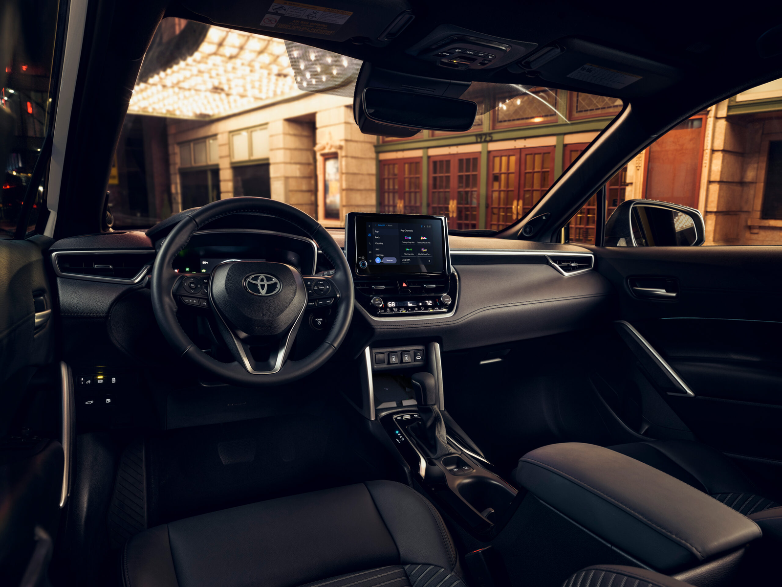 Interior tablero Toyota Corolla Cross 2025 | LATINCARROS.COM