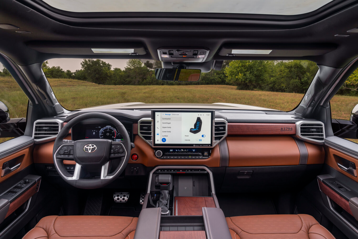 Interior Toyota Sequoia 2025 | LATINCARROS.COM
