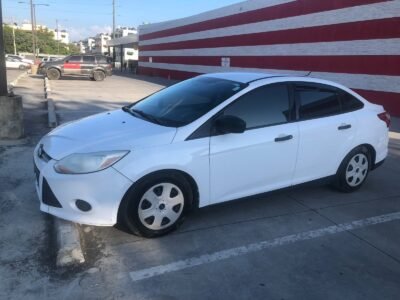 Ford Focus 2014,Automatico,4 puertas,Gasolina,Buenas condiciones