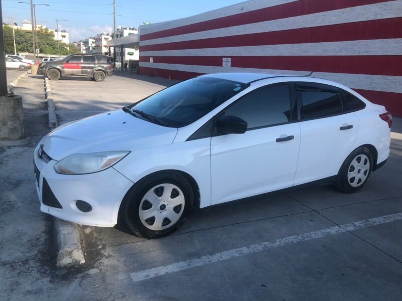 Ford Focus 2014,Automatico,4 puertas,Gasolina,Buenas condiciones