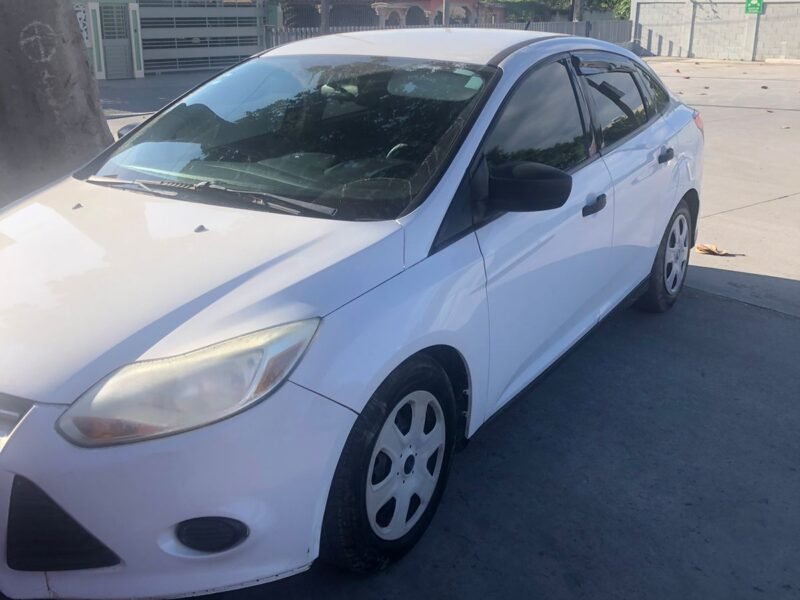 Ford Focus 2014,Automatico,4 puertas,Gasolina,Buenas condiciones