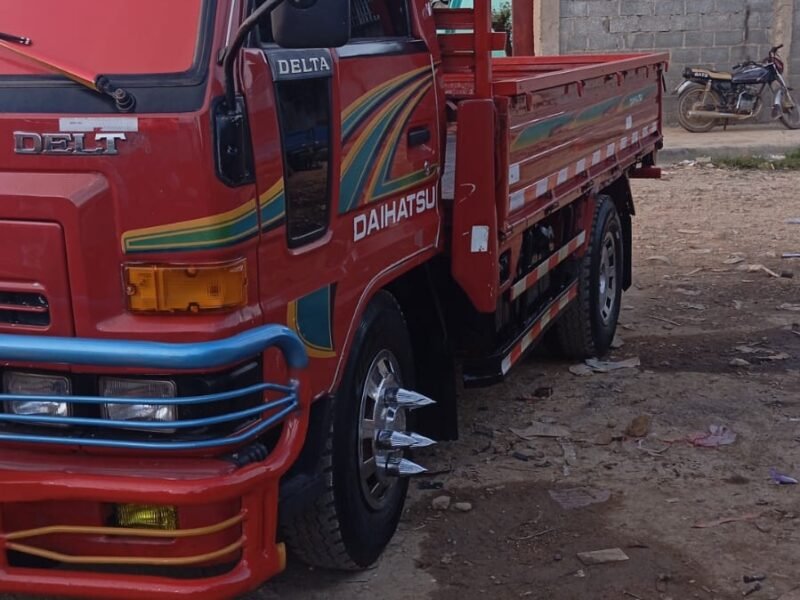 VENDO DAIHATSU DELTA 2009