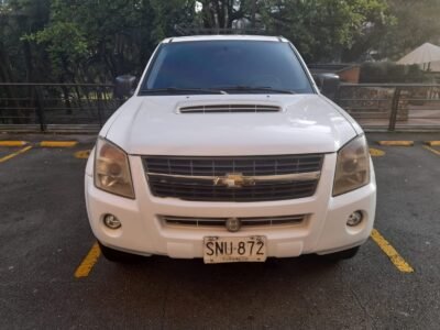 VENDO CAMIONETA DOBLE CABINA CHEVROLET LUV D MAX 3.000 MODELO 2013 DIESEL