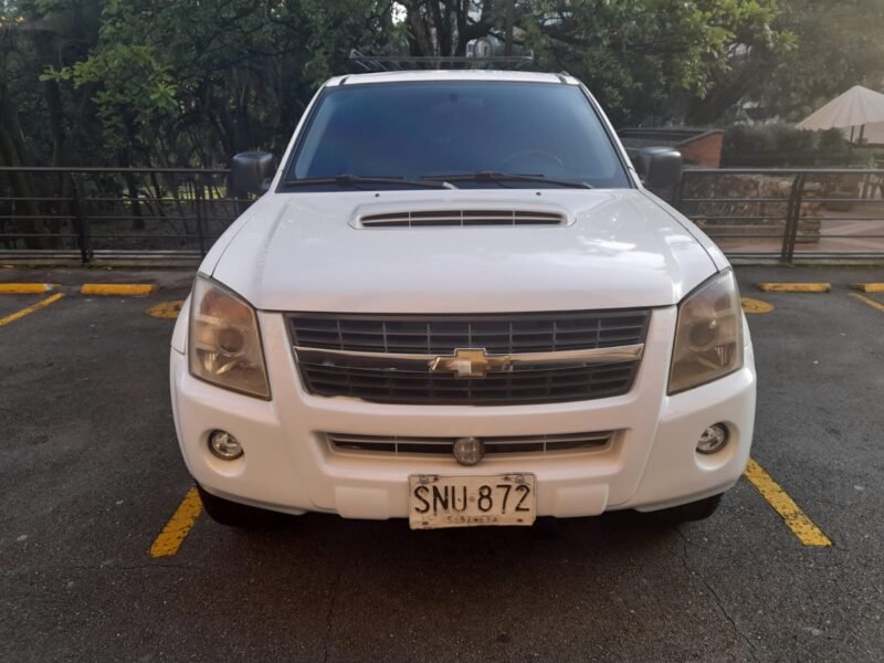 VENDO CAMIONETA DOBLE CABINA CHEVROLET LUV D MAX 3.000 MODELO 2013 DIESEL