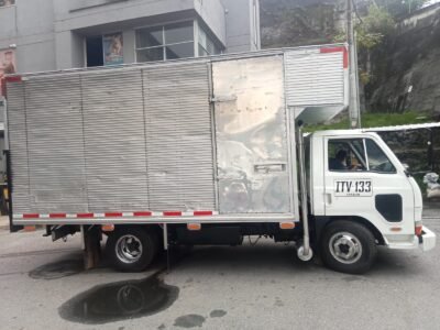 Vendo Camión Furgón 1996