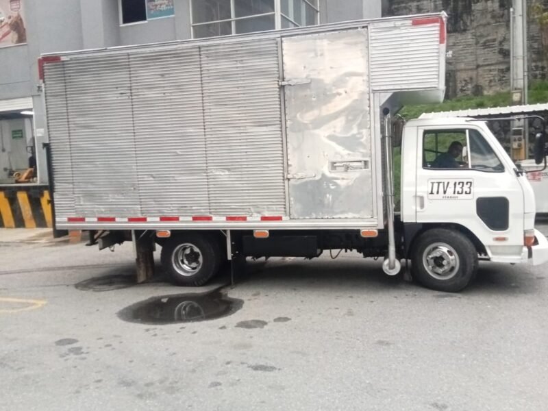 Vendo Camión Furgón 1996