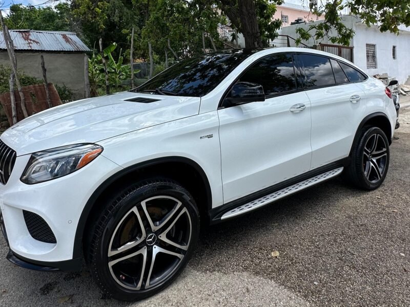 VENDO MERCEDES BENZ AMG 43 GLE EXCELENTES CONDCIONES