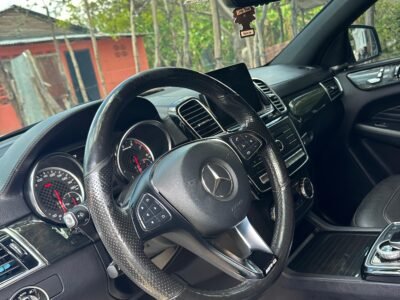 VENDO MERCEDES BENZ AMG 43 GLE EXCELENTES CONDCIONES